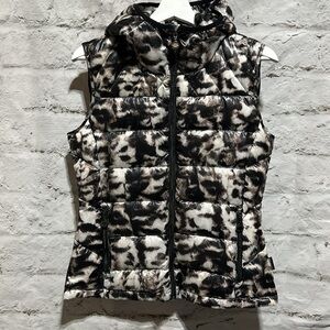 Calvin Klein Packable Puffer Vest Animal Print carrying case sz XS premium down